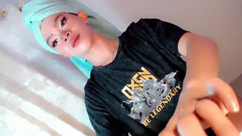 Snapshot of sugarxbaby_ chatting on January 2025 03:20:01 AM LoveSugar online show from January 2025 03:20:01 AM