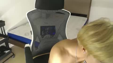 sultry_charls online show from September 2025 01:05:02 PM