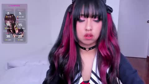 Nicolle  online show from January 2026 04:33:02 PM