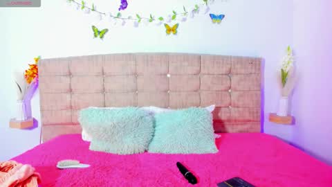 summer_girls01 online show from March 2026 11:34:01 PM