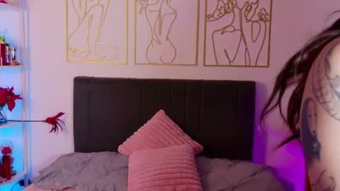 OnlyFans summer holiday online show from December 2025 11:48:01 AM