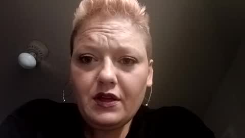 Snapshot of summerdivine69 chatting on January 2025 01:05:02 AM Summer Divine online show from January 2025 01:05:02 AM