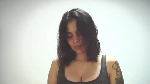 Summer online show from December 2025 07:19:02 PM