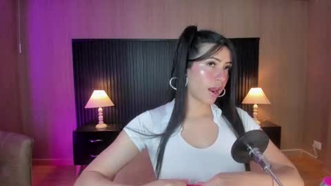 Snapshot of summerssangel chatting on September 2025 02:08:01 PM - - online show from September 2025 02:08:01 PM