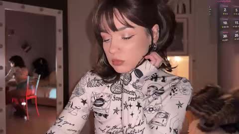 Miss Nelly online show from September 2025 09:58:02 PM