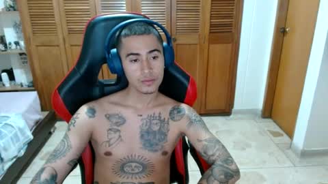 Snapshot of sunbrown_ chatting on June 2026 07:05:01 PM Sebastin online show from June 2026 07:05:01 PM