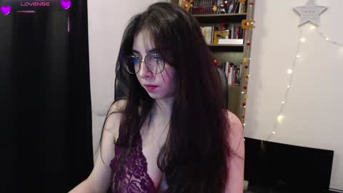 Snapshot of sunflower_uwu chatting on December 2024 12:22:02 AM violetta online show from December 2024 12:22:02 AM