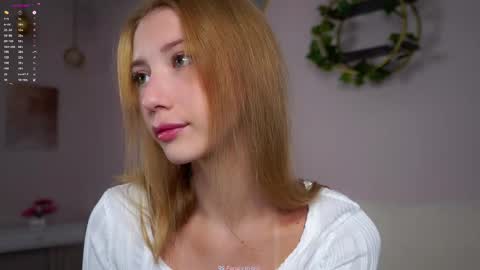 Snapshot of sunnmoonn chatting on October 2025 01:34:02 PM Lily online show from October 2025 01:34:02 PM