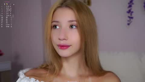 Snapshot of sunnmoonn chatting on October 2025 01:37:01 PM Lily online show from October 2025 01:37:01 PM