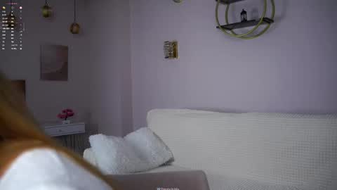 Snapshot of sunnmoonn chatting on November 2025 02:39:02 PM Lily online show from November 2025 02:39:02 PM