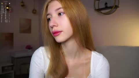 Snapshot of sunnmoonn chatting on November 2025 02:38:01 PM Lily online show from November 2025 02:38:01 PM