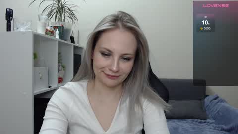 Naomi online show from February 2025 08:37:01 PM