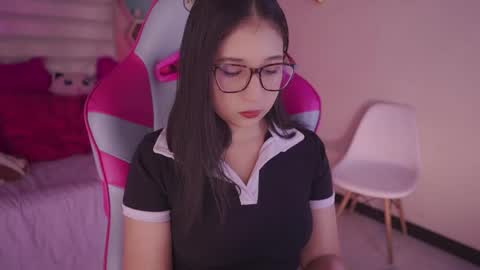 SUNNY online show from December 2025 01:55:01 AM