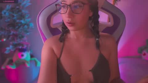 SUNNY online show from February 2026 01:58:01 AM