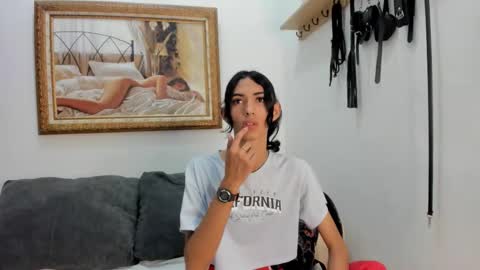 Sunny online show from December 2025 02:07:02 AM