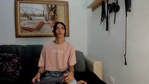 Sunny online show from December 2025 01:58:02 AM