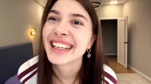 Christina online show from December 2025 08:23:01 AM