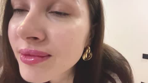 Christina online show from December 2025 08:09:01 AM