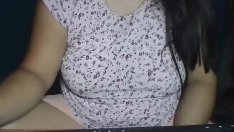 sunshine_789 online show from April 2026 07:22:02 PM