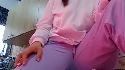 Annie online show from November 2025 06:41:02 PM