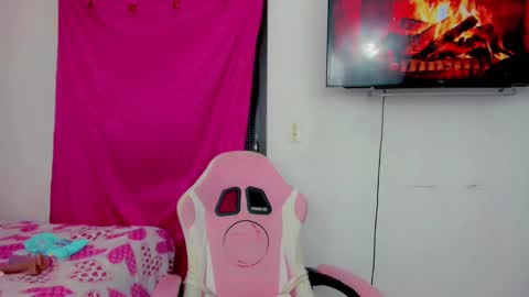 Andrea Rodriguez online show from January 2025 06:25:01 PM