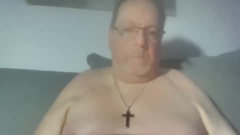 Snapshot of sunspotbaby chatting on May 2026 12:41:01 AM Sunspotbaby online show from May 2026 12:41:01 AM