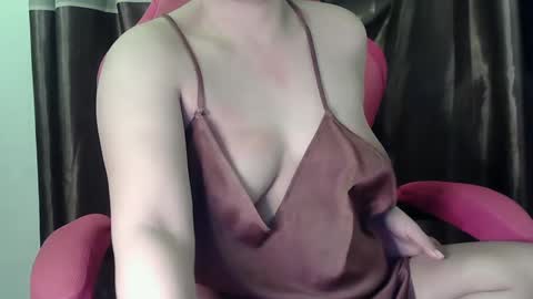 Snapshot of superb_ass25 chatting on January 2025 06:40:02 PM KIMZY online show from January 2025 06:40:02 PM