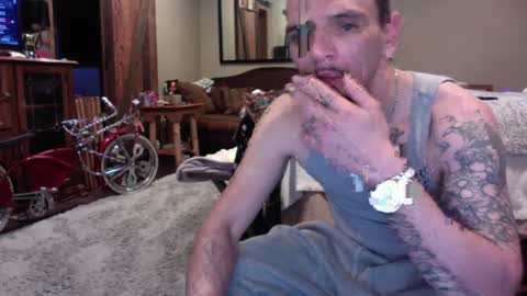 Snapshot of superd512 chatting on December 2024 10:01:02 PM Guero Cash online show from December 2024 10:01:02 PM