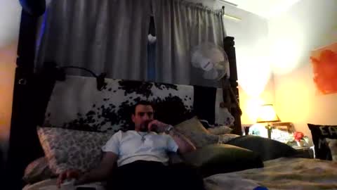Snapshot of superd512 chatting on December 2024 09:16:02 AM Guero Cash online show from December 2024 09:16:02 AM