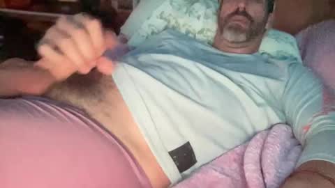 Snapshot of surfguy82 chatting on October 2025 04:37:02 AM SurfGuy82 online show from October 2025 04:37:02 AM