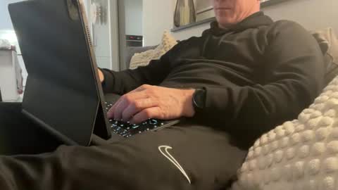 Snapshot of surfstar81 chatting on January 2026 07:19:01 PM surfstar81 online show from January 2026 07:19:01 PM