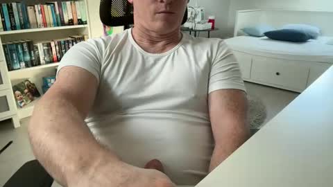 Snapshot of surfstar81 chatting on March 2026 11:05:02 AM surfstar81 online show from March 2026 11:05:02 AM