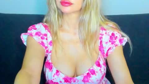 surikiss online show from September 2025 09:38:01 PM