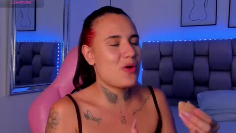 Susan online show from November 2025 08:31:01 PM