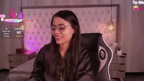 Snapshot of susan_voltaire chatting on June 2026 12:29:01 PM susan_voltaire online show from June 2026 12:29:01 PM