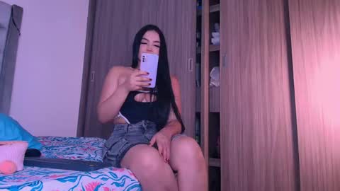Snapshot of sussidream chatting on May 2026 12:48:02 AM Andrea online show from May 2026 12:48:02 AM