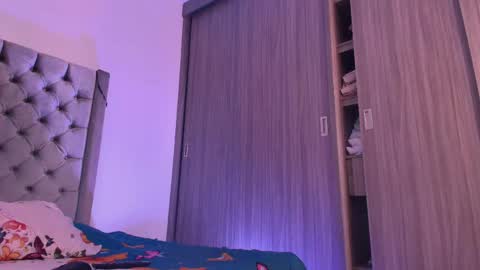 Snapshot of sussidream chatting on May 2026 03:53:02 PM Andrea online show from May 2026 03:53:02 PM