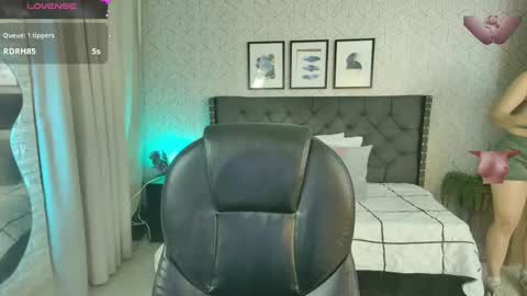   online show from December 2024 07:01:02 PM