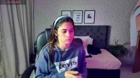   online show from January 2025 12:27:02 PM