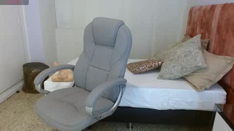 sussy leon online show from September 2025 12:40:01 PM