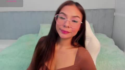 sussy_sweet4u online show from September 2025 10:26:02 AM