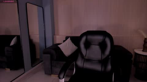 Snapshot of sussybell_ chatting on February 2026 05:12:01 AM Sussy Bell online show from February 2026 05:12:01 AM