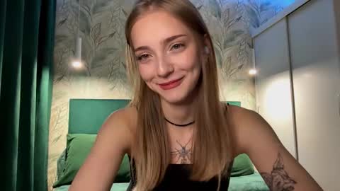 Jessica online show from October 2025 05:02:02 PM