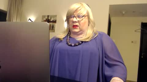 Snapshot of suzannebanci chatting on September 2025 06:30:02 PM My name is Sissy or more fully Suzanna Aprilia Maria Mariquita Catarina Chinita Banci. Soy una puta - que chimba ladybug online show from September 2025 06:30:02 PM