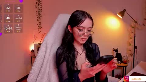 Snapshot of suzumi_ chatting on November 2025 03:53:02 AM Jadde online show from November 2025 03:53:02 AM