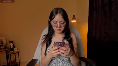Snapshot of suzumi_ chatting on January 2026 08:33:01 PM Jadde online show from January 2026 08:33:01 PM