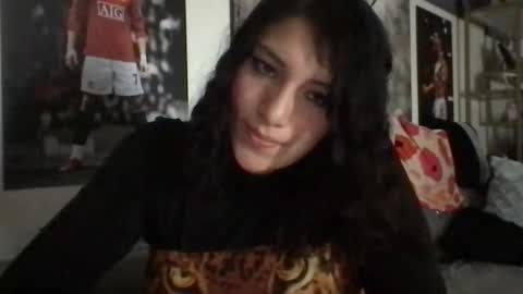 Snapshot of suzyishellawet chatting on March 2026 07:24:01 AM Suzy online show from March 2026 07:24:01 AM