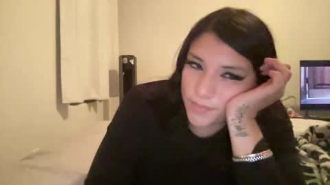 Snapshot of suzyishellawet chatting on April 2026 05:08:02 AM Suzy online show from April 2026 05:08:02 AM
