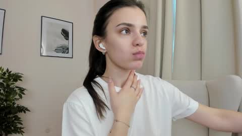 Suzy  next stream  Thursday Friday Saturday online show from January 2025 05:05:02 AM