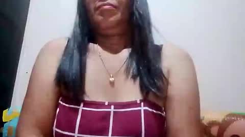 suzzie_hot online show from November 2025 05:56:01 PM